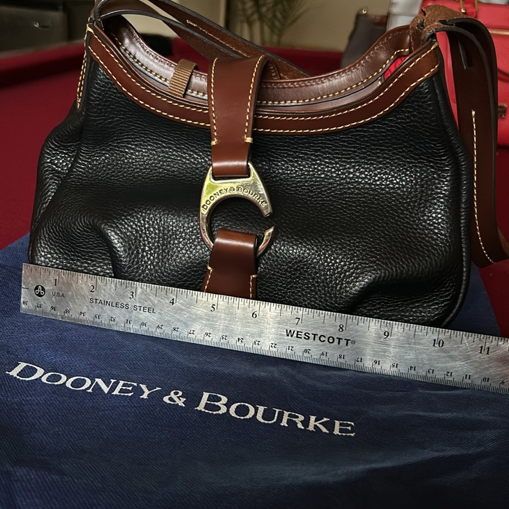 Black leather dooney and bourke shoulder bag - Picture 7 of 7